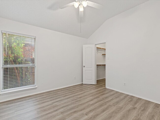 Building Photo - 5705 Frio Dr