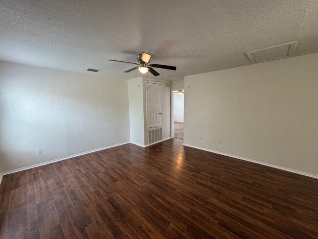 Building Photo - CUTE 2-STORY NESTLED ON A CUL-DE-SAC FEATURING AN ISLAND KITCHEN WITH STOVE/RANGE, DISHWASHER, MI...