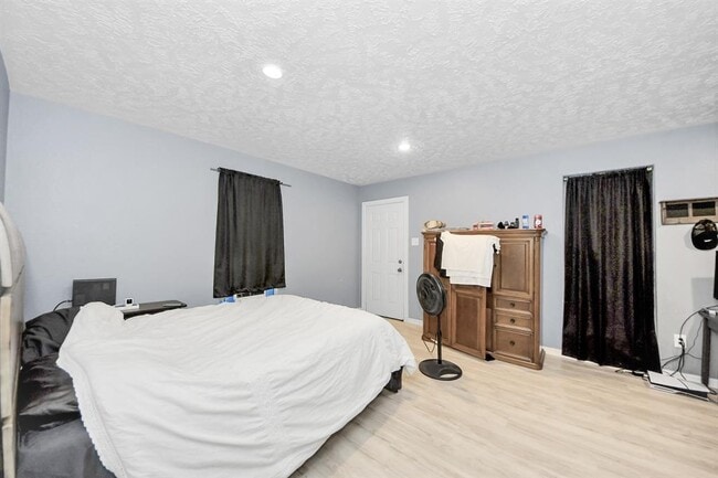 Building Photo - 2638 S Camden Pkwy