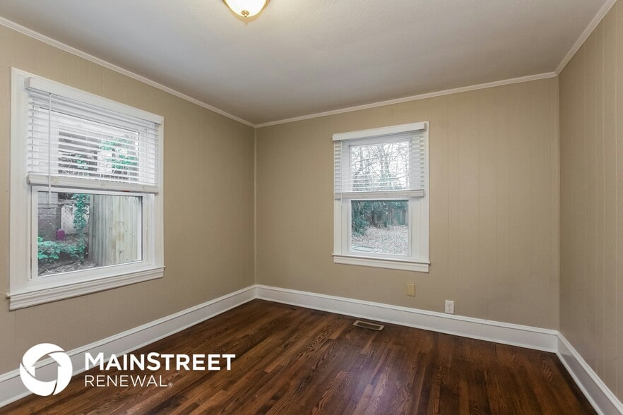 Building Photo - 1525 Effingham Rd