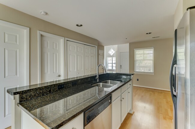Building Photo - 501 Olmsted Park Pl