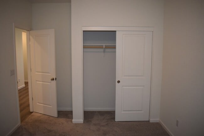 Building Photo - 3591 Sunstone Ct