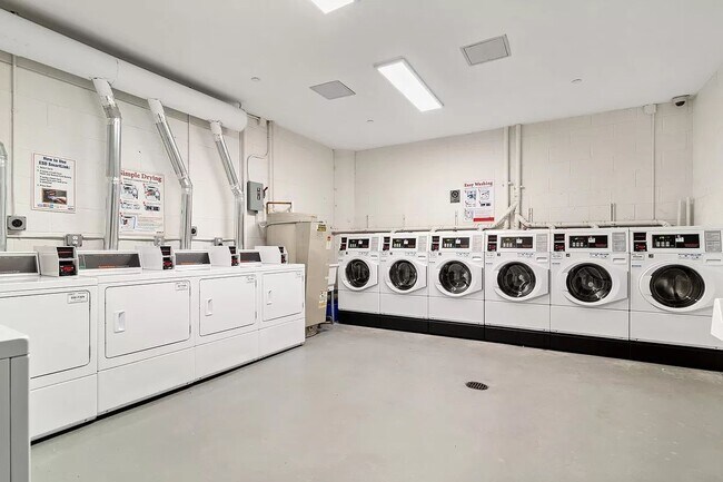 Building Photo - 99 Gold Street