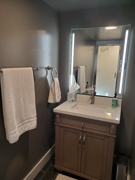 Building Photo - 514 N Yellowstone St