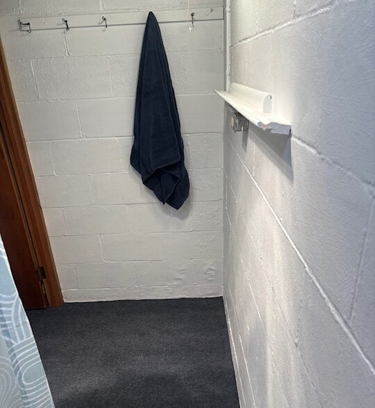 Including a heat lamp - 1001 Sunset Ave