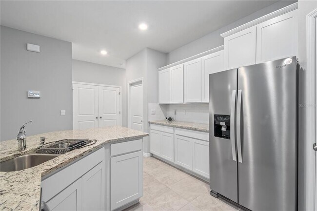 Building Photo - 5223 NW 48th Pl