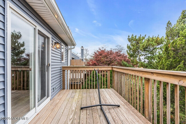 Building Photo - 29 Shore Dr