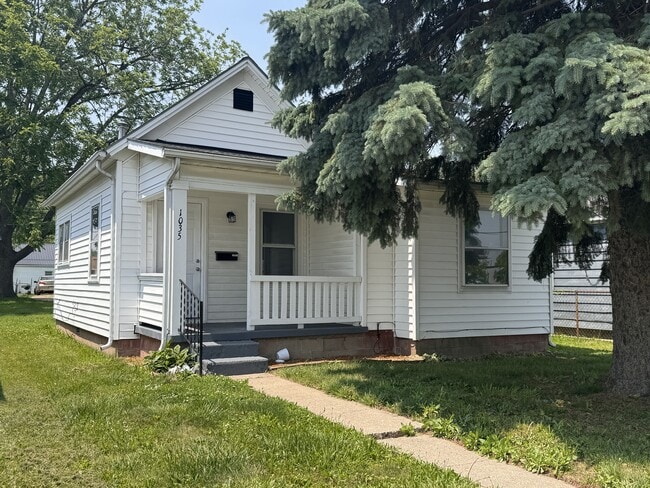 Primary Photo - 1035 S Seventeenth St