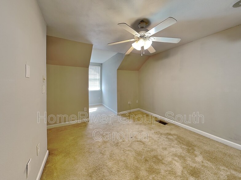 Building Photo - 2153 Pavilion Ct