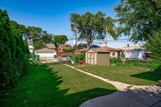 Building Photo - 917 Wenonah Ave