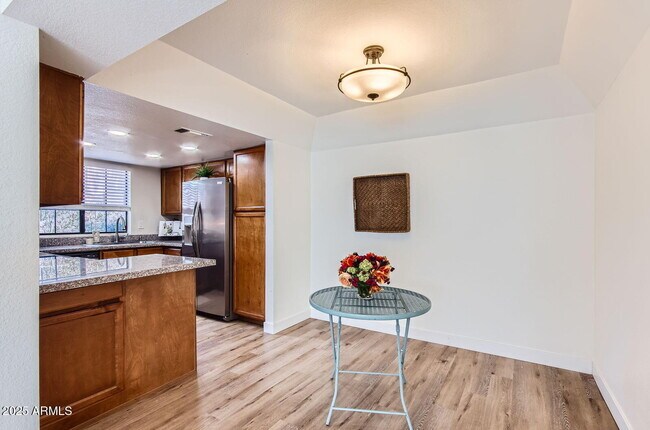 Primary Photo - 700 E Mesquite Cir