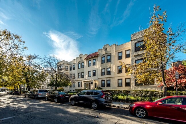 Building Photo - Brookline 4 Bed / 2 Bath – Steps to Coolidge Corner – 9/1