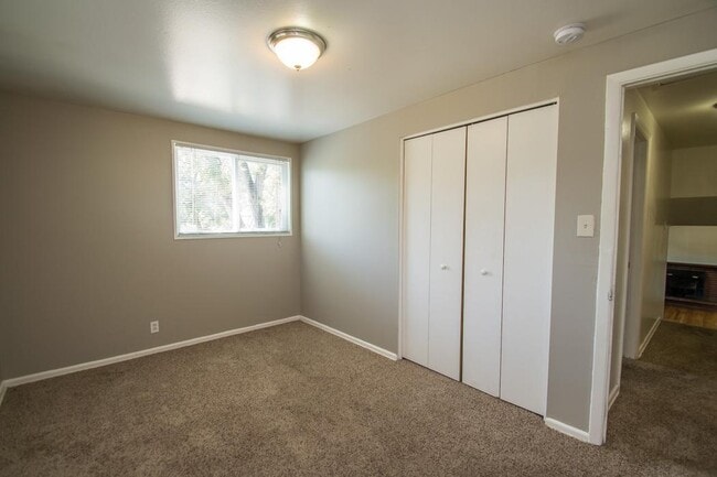 Building Photo - 3375 Moorhead Ave