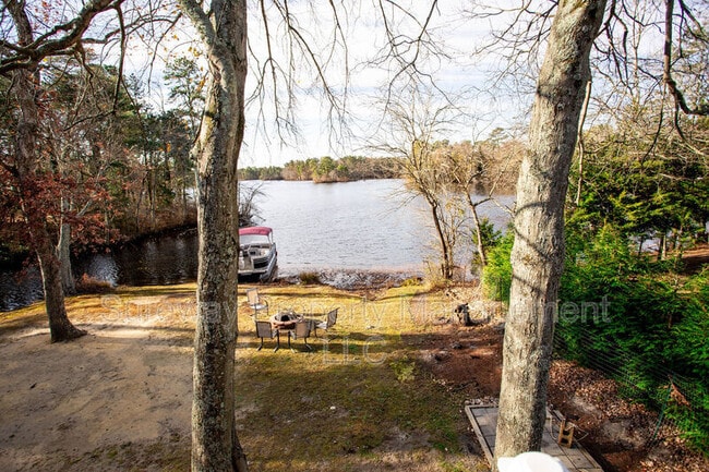 Building Photo - 90 Clubhouse Rd