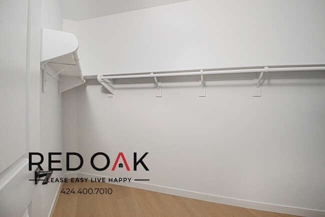 Building Photo - 856 S Gramercy Dr