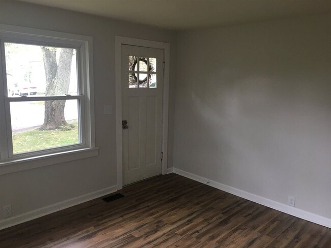 Building Photo - 313 17th St