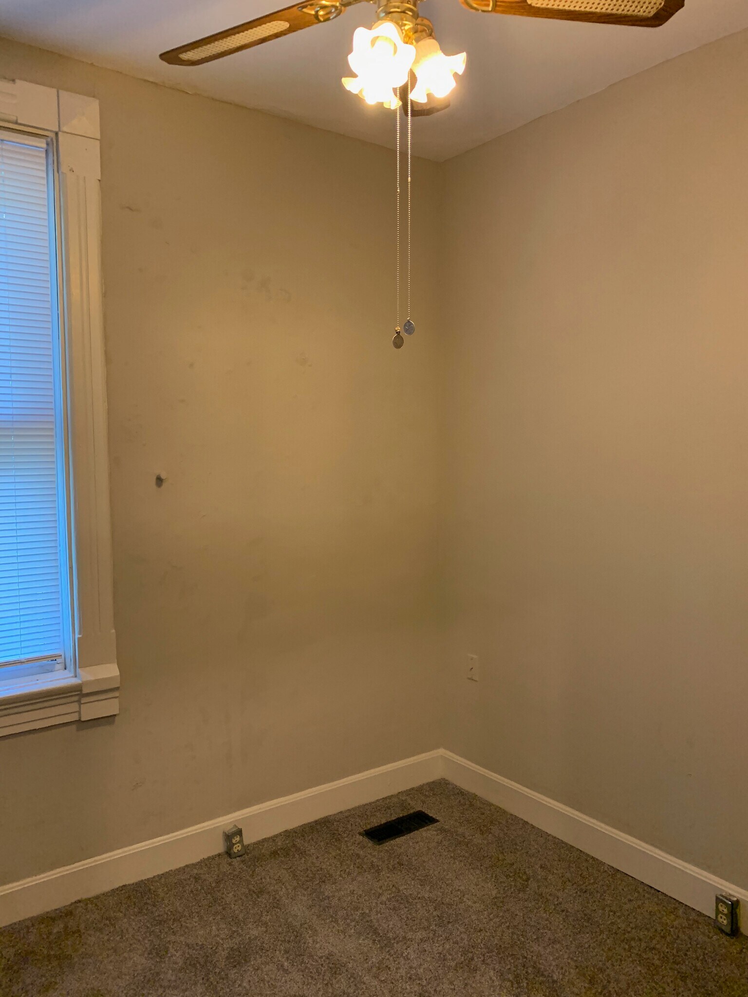 Building Photo - 114 Parker St