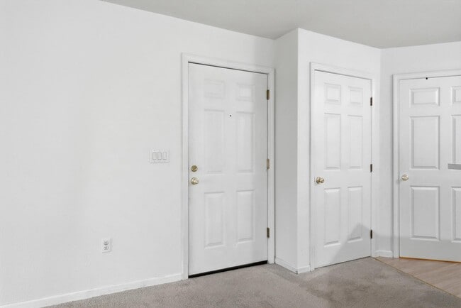 Building Photo - 1335 Millbrook Trail