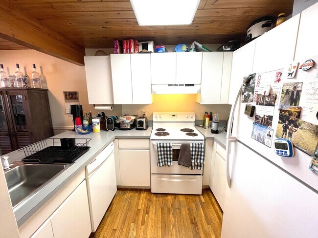 Building Photo - 450 7th St