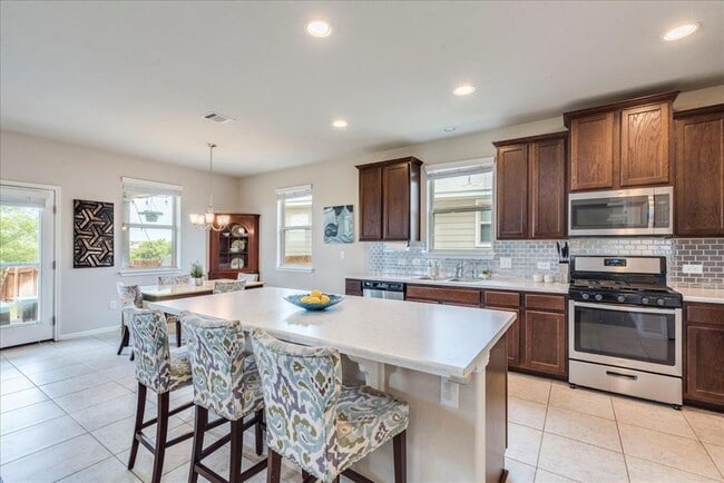 Building Photo - 190 Sandy Path