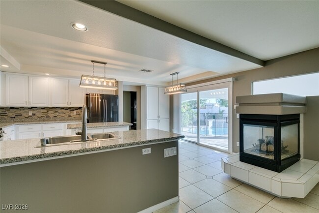 Building Photo - 685 Lynmar Ct