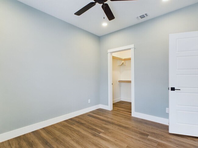 Building Photo - Charming 3-Bedroom Home with Updated Kitchen and Dual-Sink Primary Bath