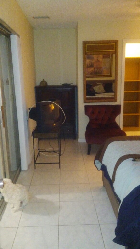 Building Photo - 8404 NW 59th Ct