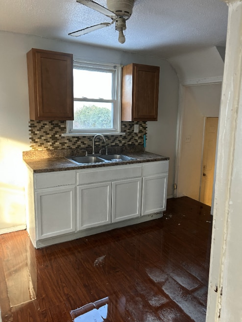 Building Photo - 3394 E 52nd St