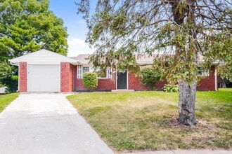 Building Photo - 17 Gerry Ct