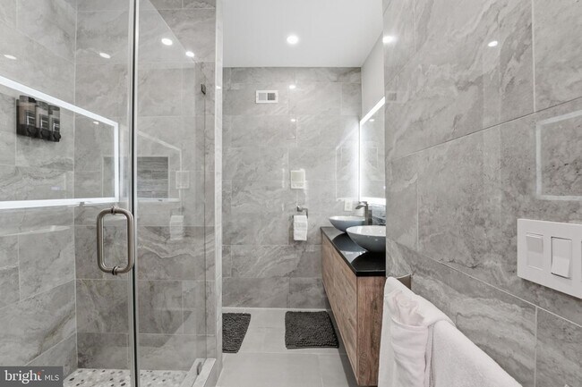 Building Photo - 56 Adams St NW