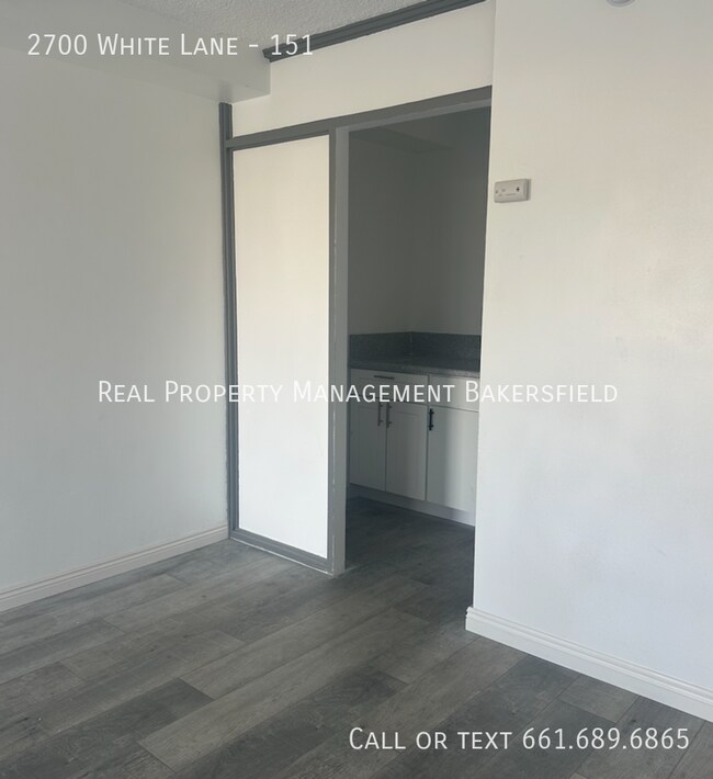 Building Photo - 2700 White Ln