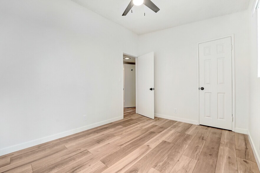 Bed 1 - 12058 Culver Blvd