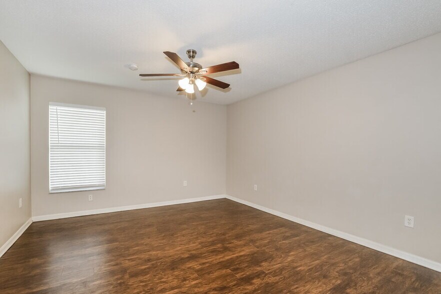 Building Photo - 221 Owenshire Cir