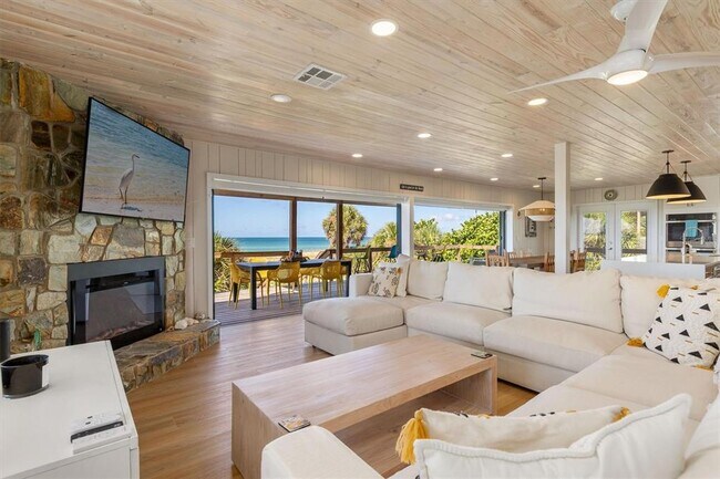 Building Photo - 9498 Alborado Rd