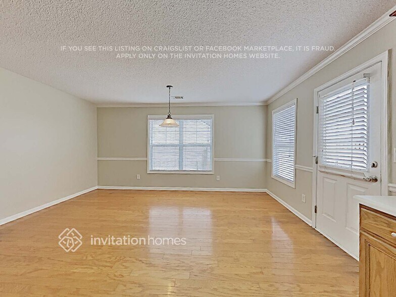 Building Photo - 3786 Pine Village Pl