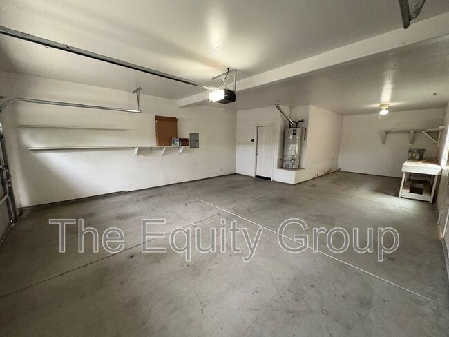 Building Photo - 1249 N Julieann St