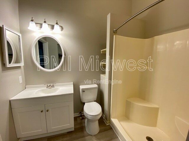 Building Photo - 1542 Creekside Ln