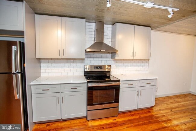 Building Photo - 54 Coryell St