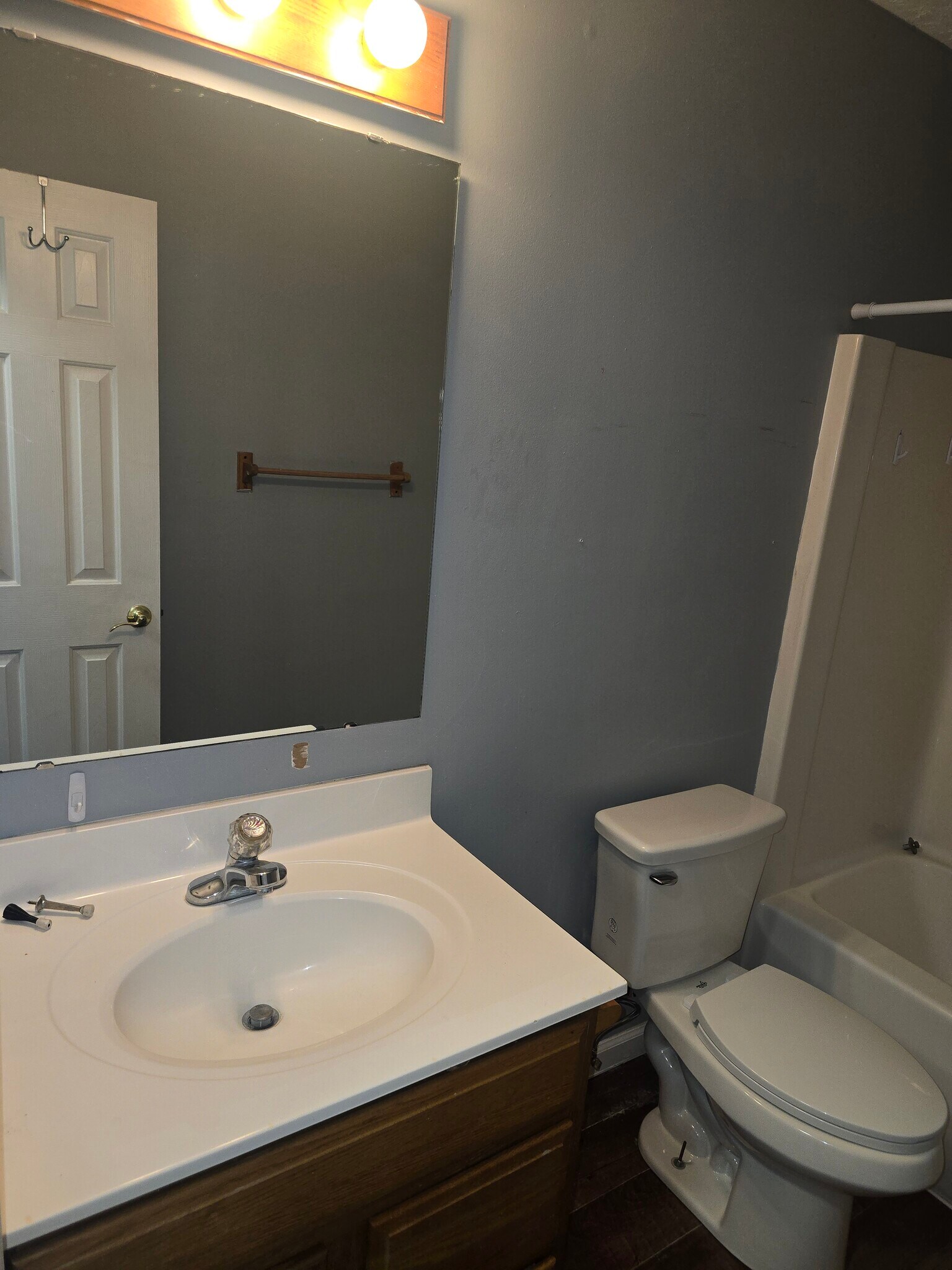 Building Photo - 1907 E Balsam Ct