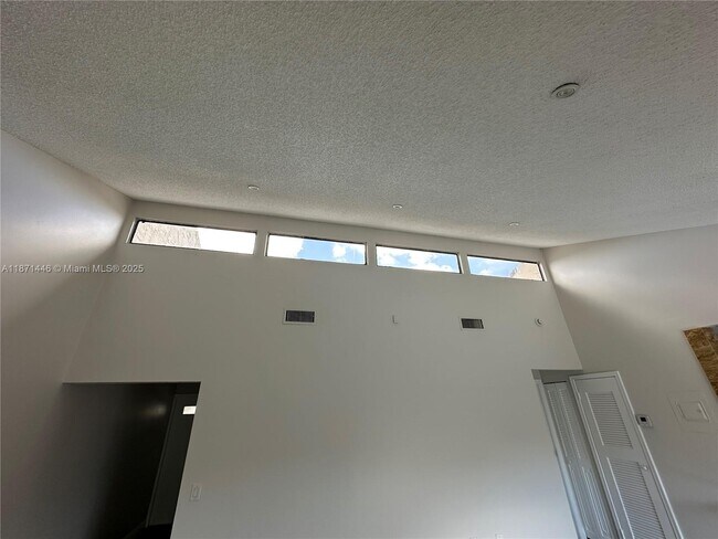 Building Photo - 1571 NW 98th Way