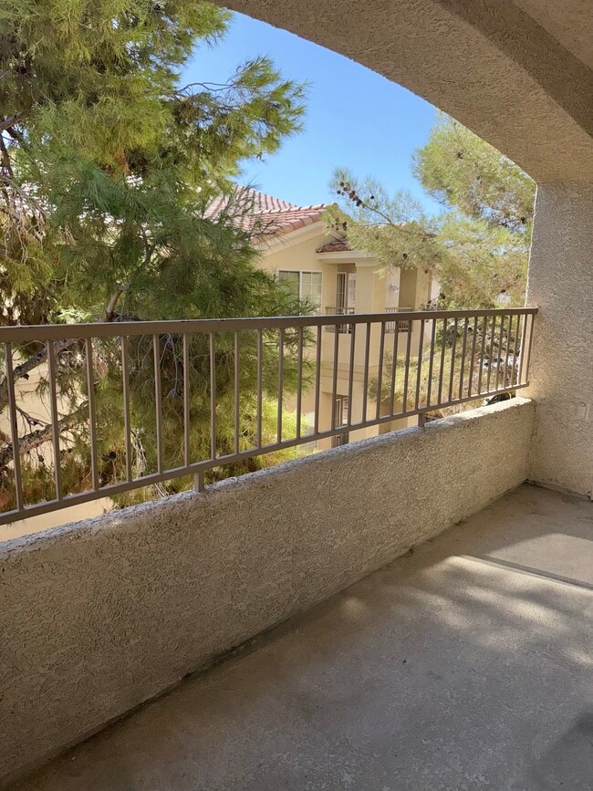 Building Photo - 1881 W Alexander Rd