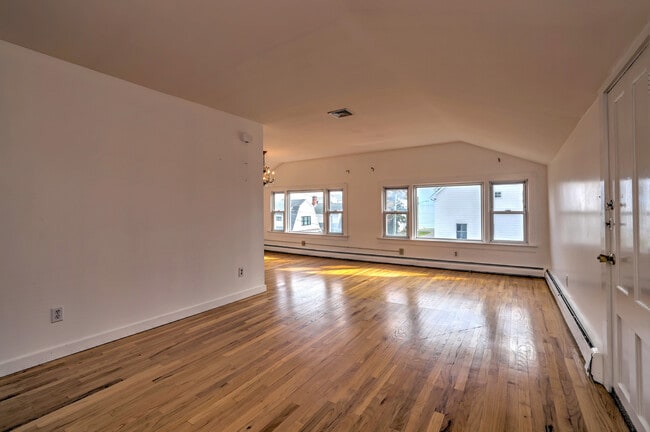 Building Photo - 83 Hawley Ave