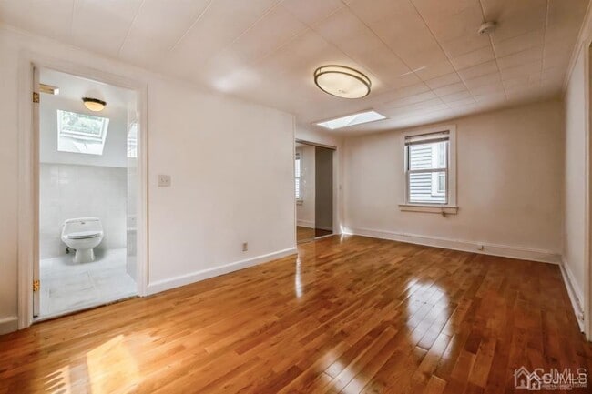 Building Photo - 114 S 5th Ave