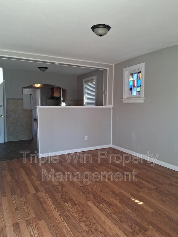 Building Photo - 313 Carthage Ave