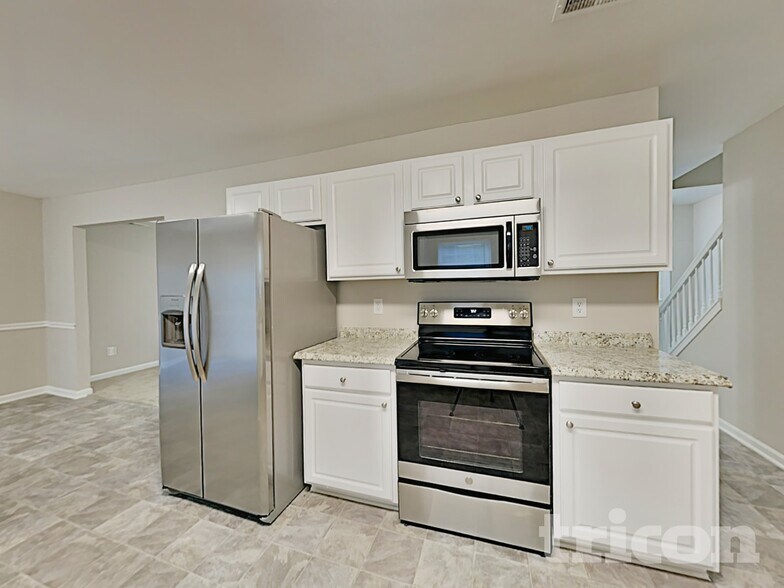 Building Photo - 6238 Dumont Ln