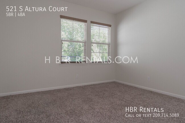 Building Photo - 521 S Altura Ct