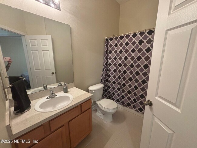 Building Photo - 13339 Solar Dr
