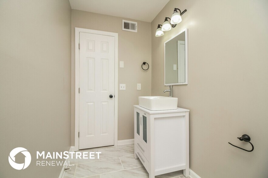 Building Photo - 241 Warrior Rd