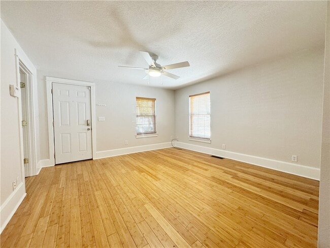 Building Photo - 120 N Washington Ave