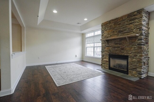 Building Photo - 456 Hancock St